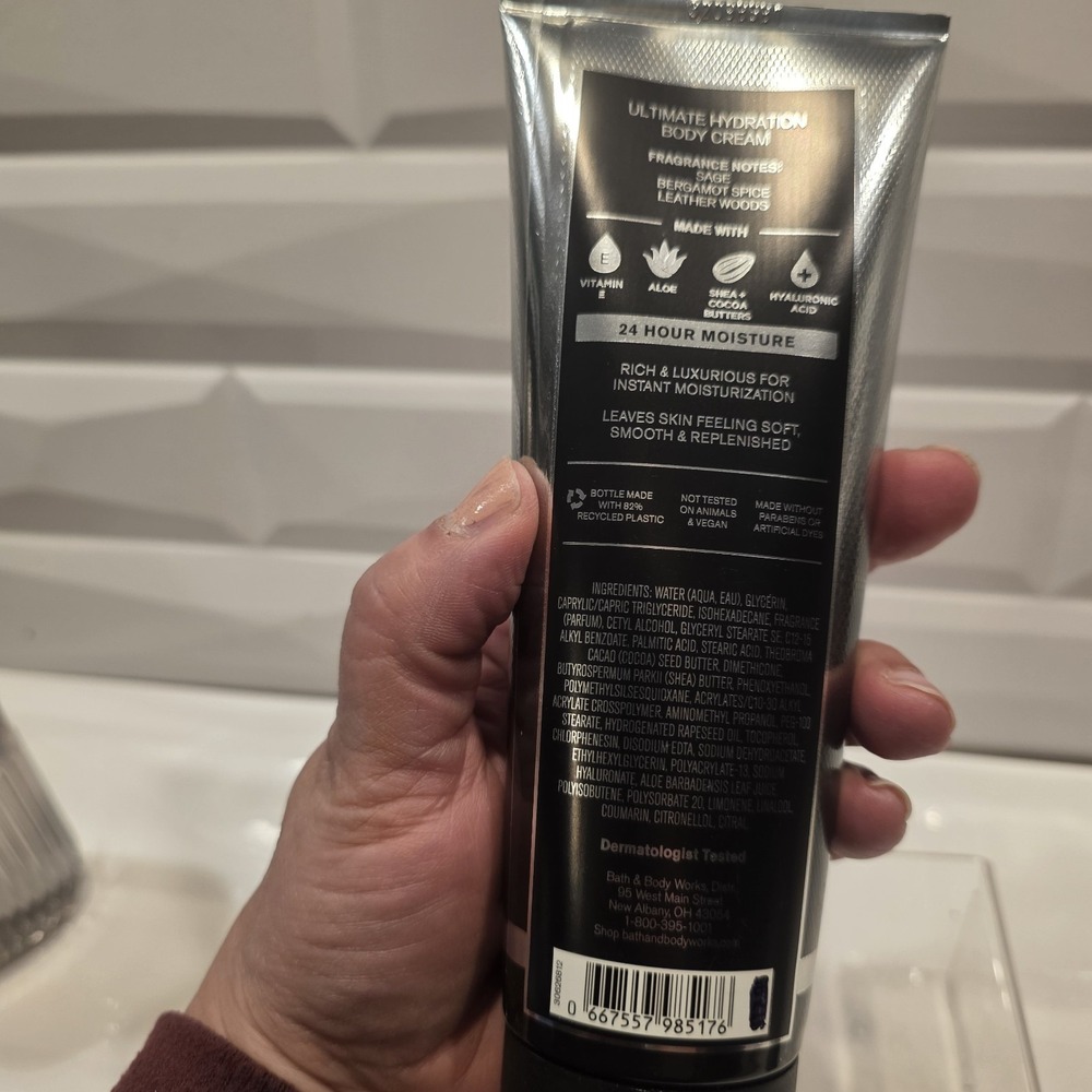 Bath & Body Work Men's-Graphite 3 Pc set 3-1 Hair Face & Body, Body Cream & Soap - Picture 6 of 8